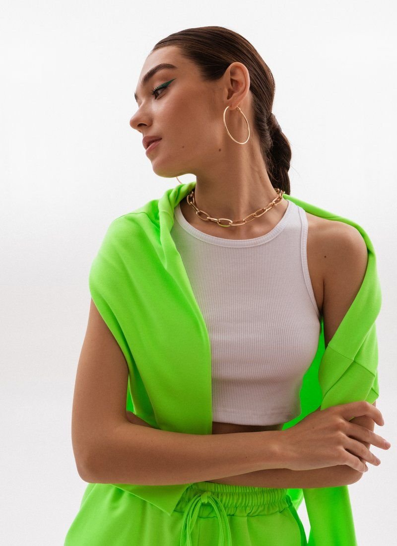 White crop top made of knitwear