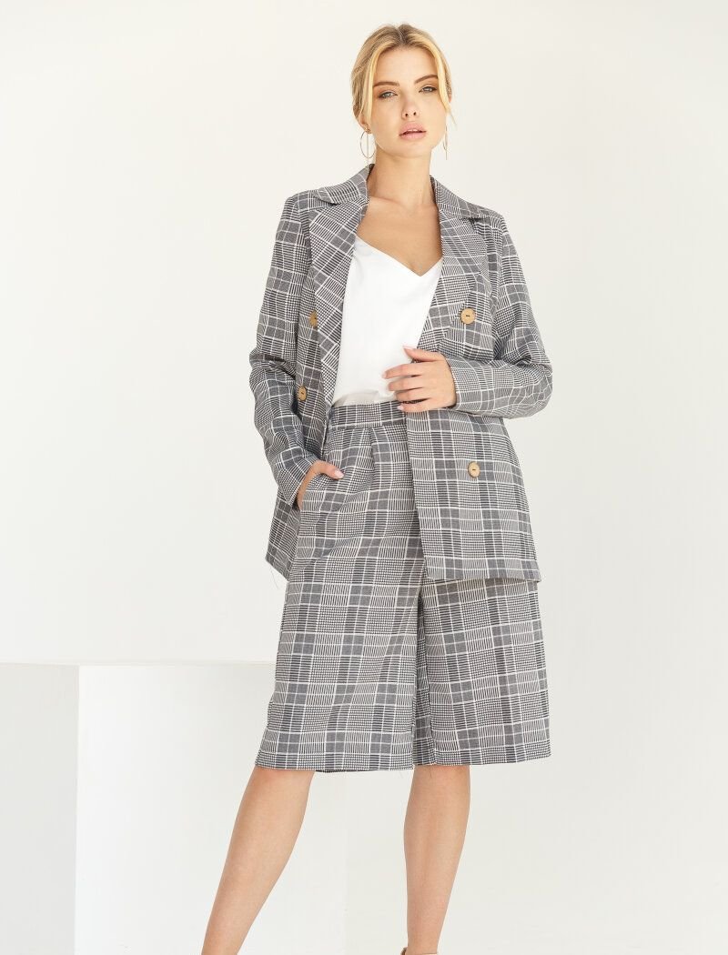 Long shorts in a cage