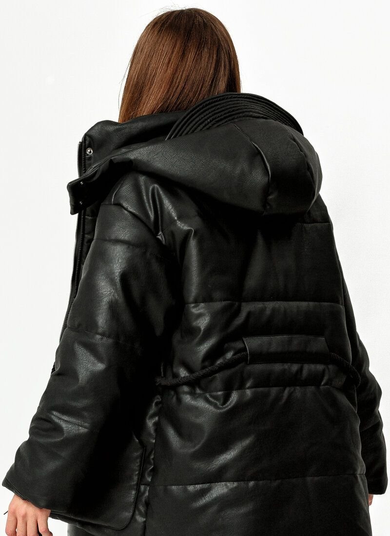 Insulated jacket made of textured leather