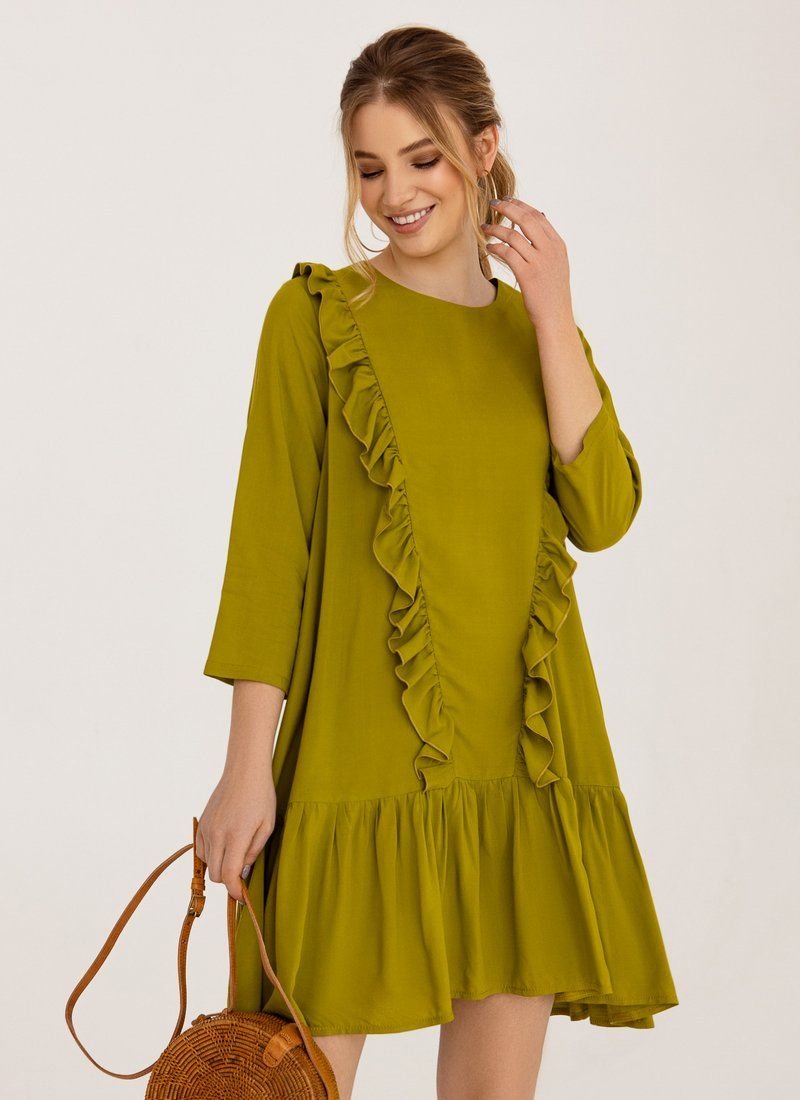 Olive dress with a loose fit