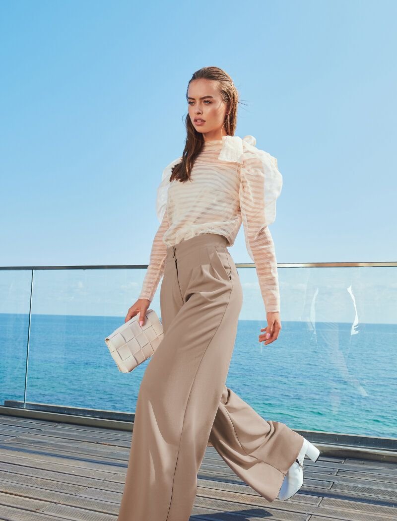 Wide beige trousers-palazzo