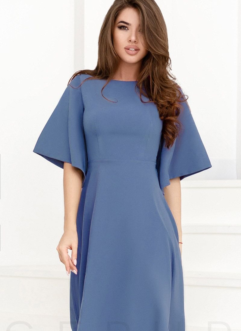 Dress with puffy sleeves