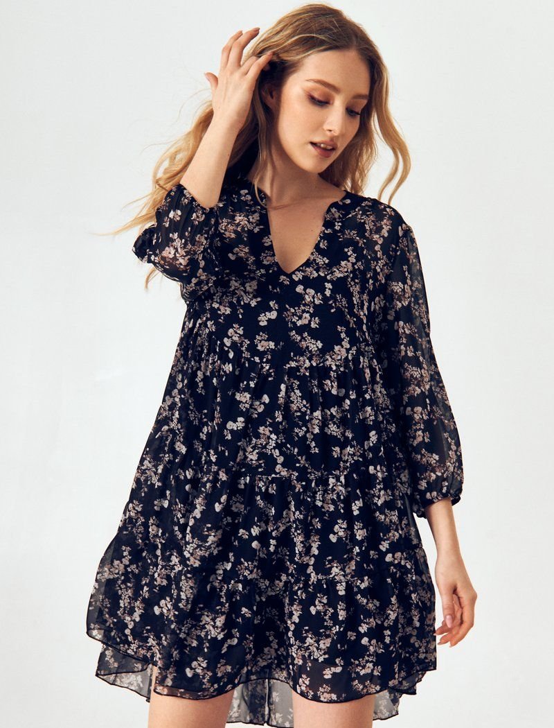 Black loose dress made of chiffon