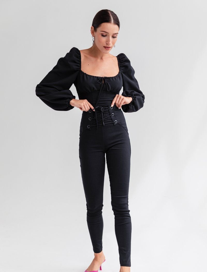 Black leggings with lacing