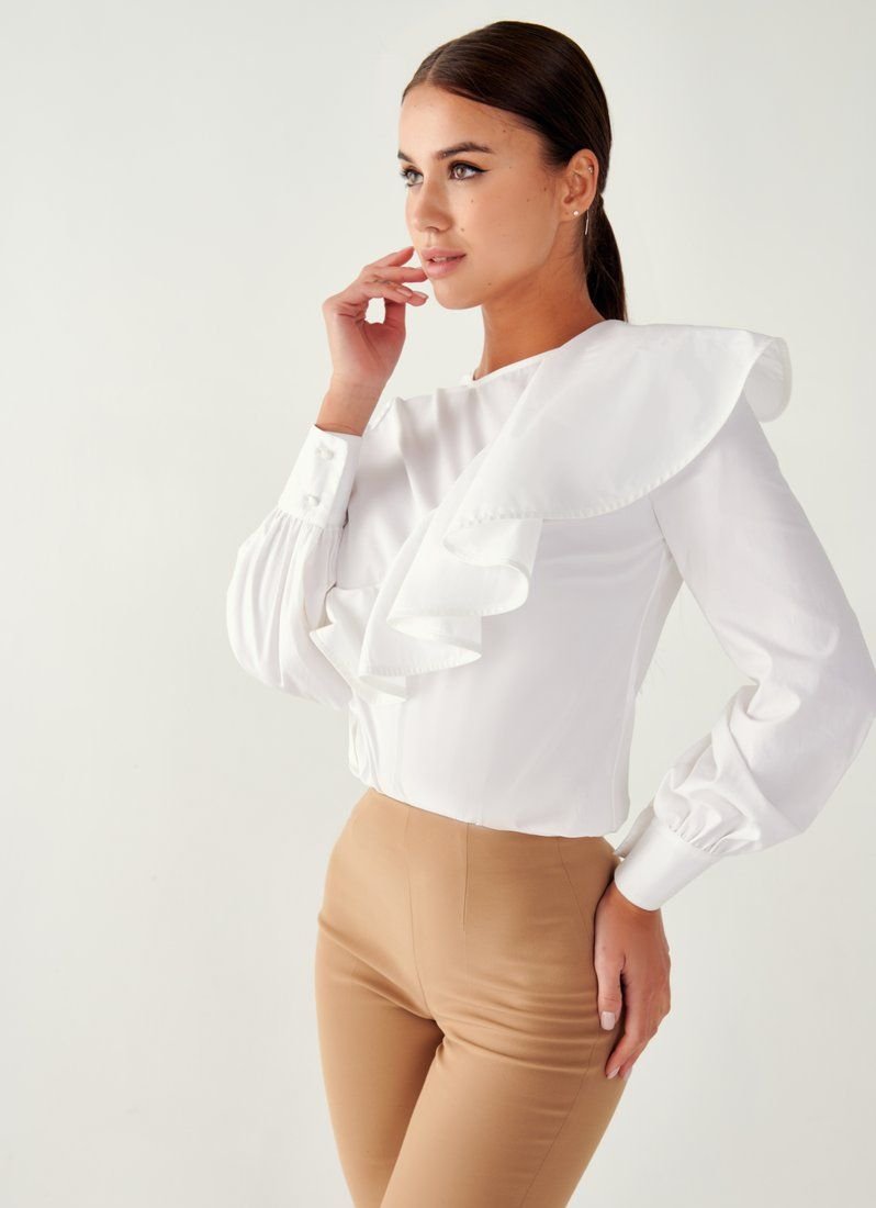 Romantic blouse with a flounce