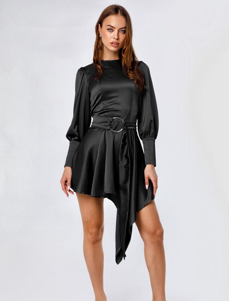 A spectacular dress with asymmetry