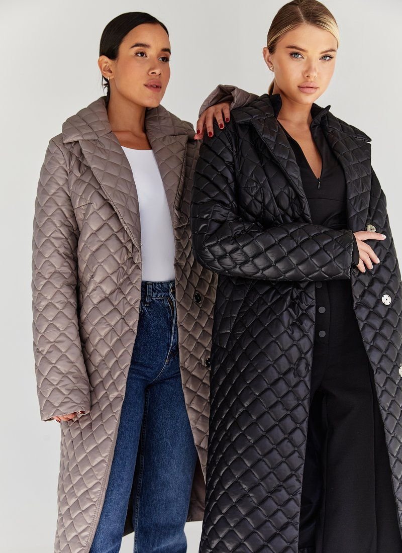Quilted coat with cappuccino-colored belt