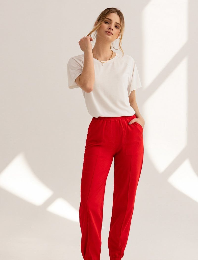 Bright jogger trousers with pockets