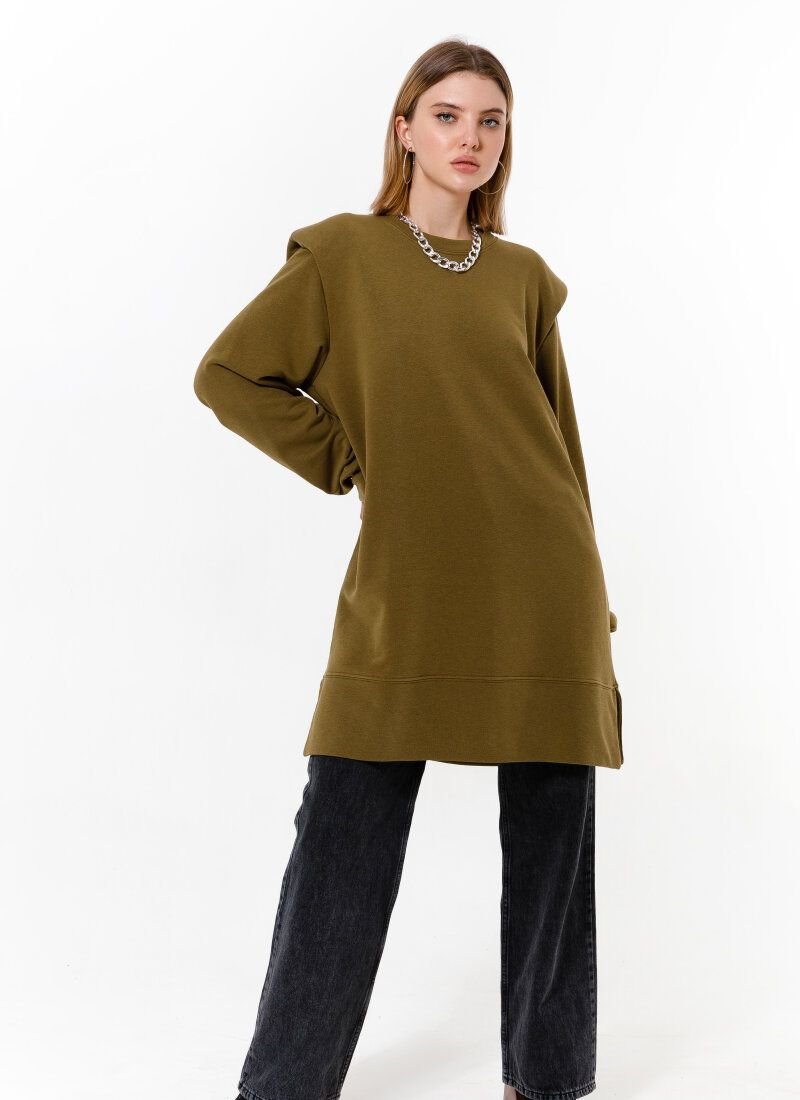 Olive dress with a loose fit