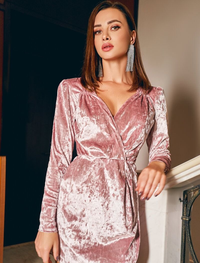 Powdery velvet dress