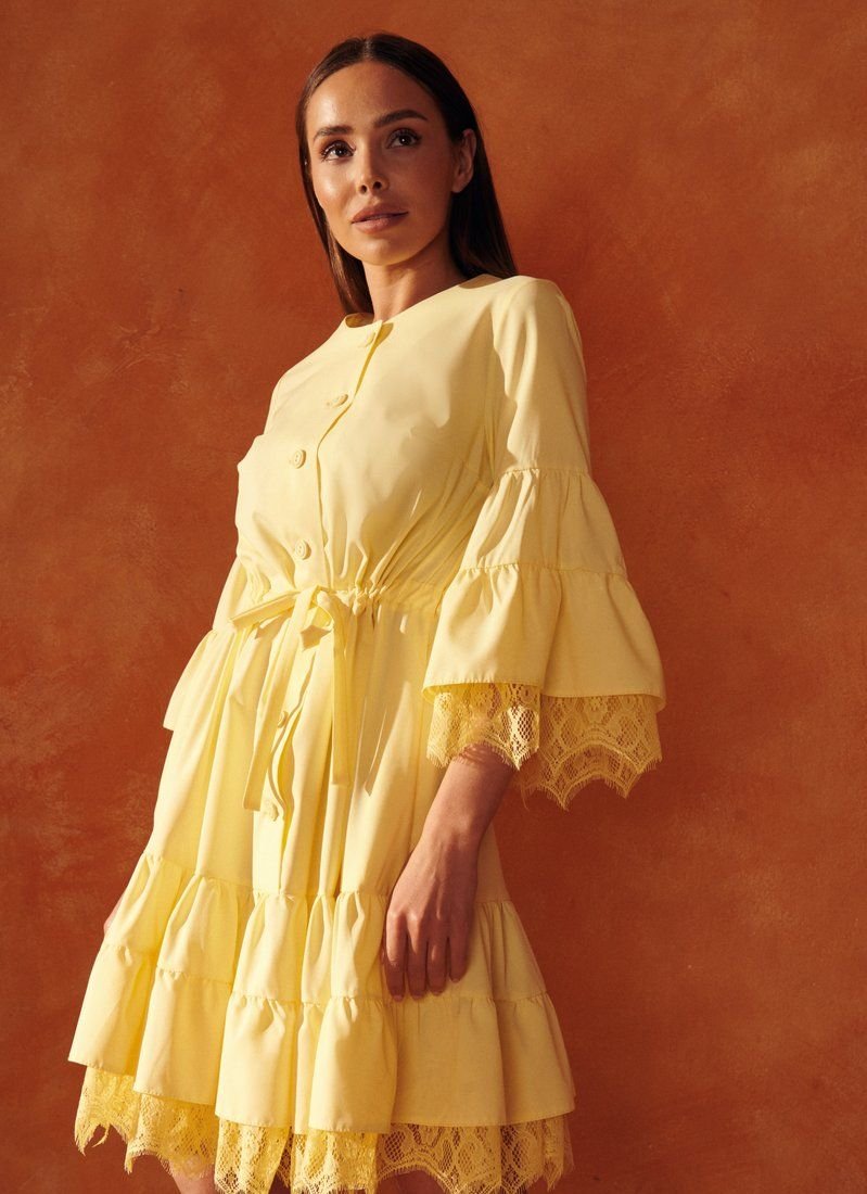 Yellow loose dress with lace
