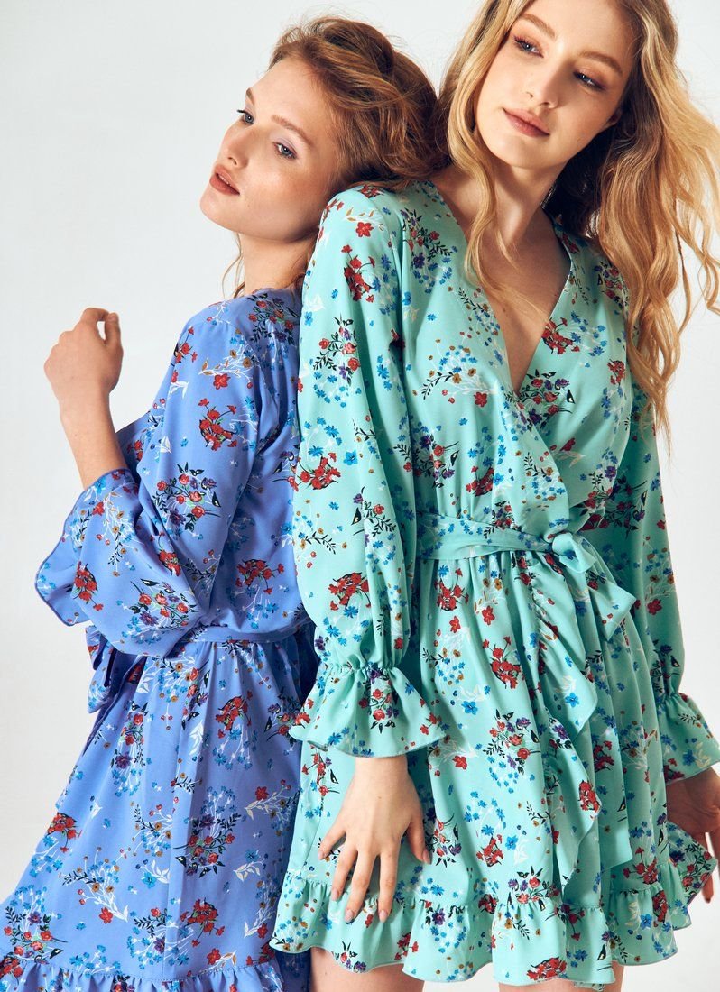 Feminine mini dress in mint shade