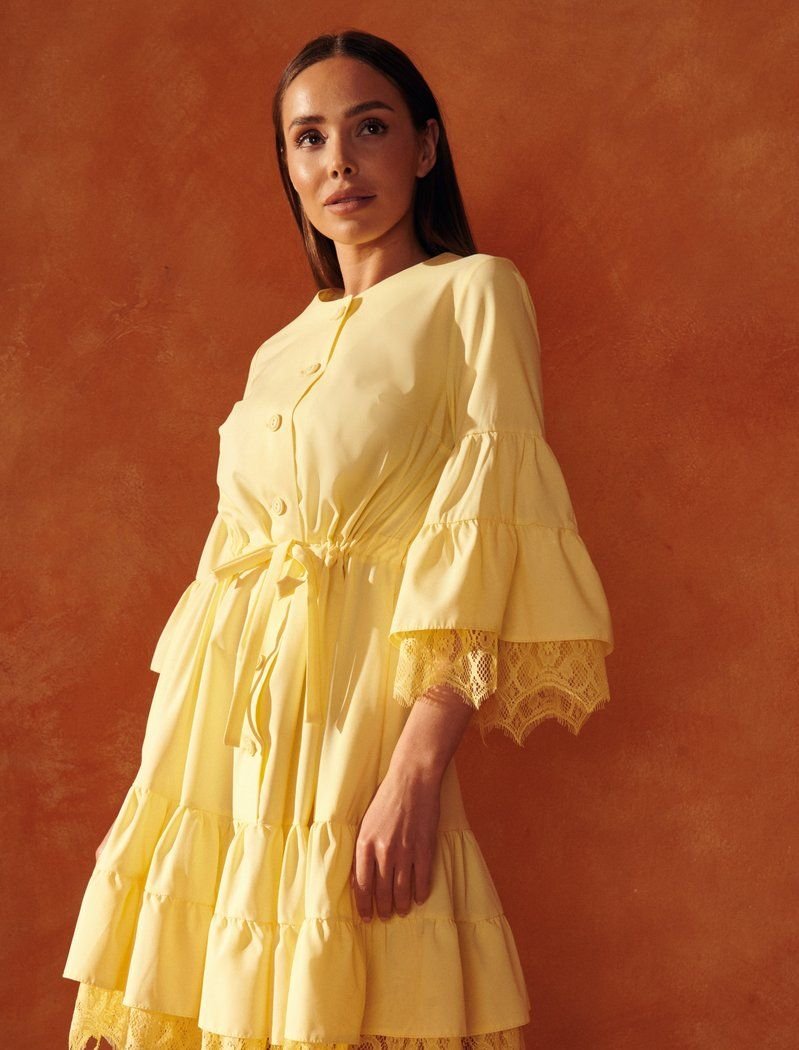 Yellow loose dress with lace