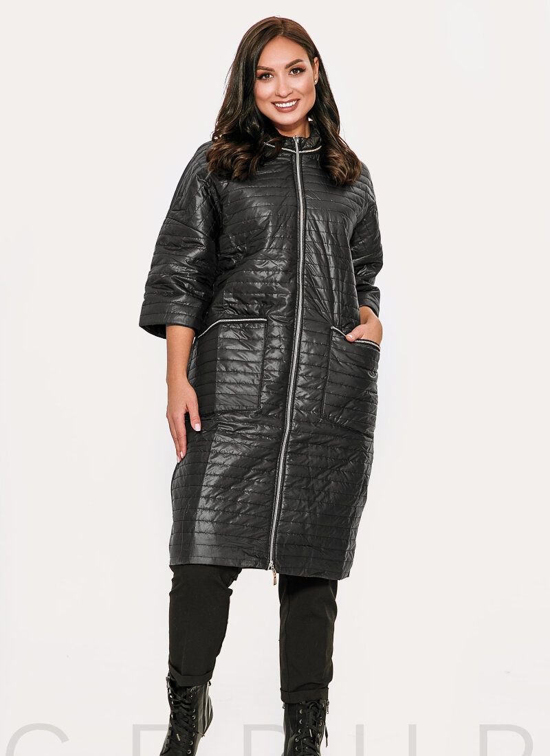 Elongated black jacket